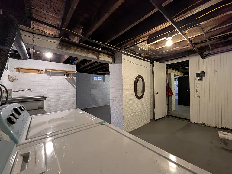 124 2nd Ave — Photo 30