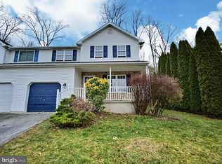230 Bainbridge Cir, Sinking Spring, PA 19608