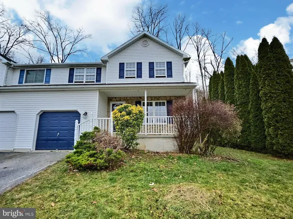 230 Bainbridge Cir, Sinking Spring, PA 19608