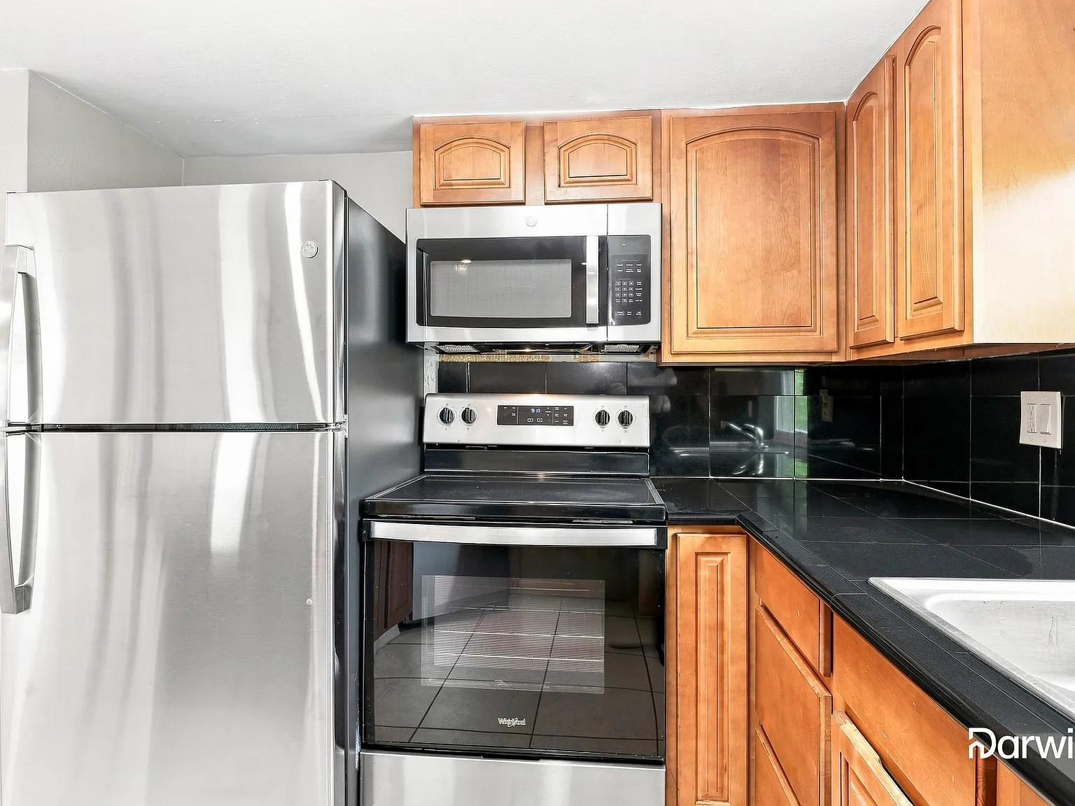 3 bed, 2.0 bath, 1442 sqft, $2,145 — Photo 2