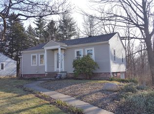 7175 Columbia Rd, Olmsted Falls, OH 44138