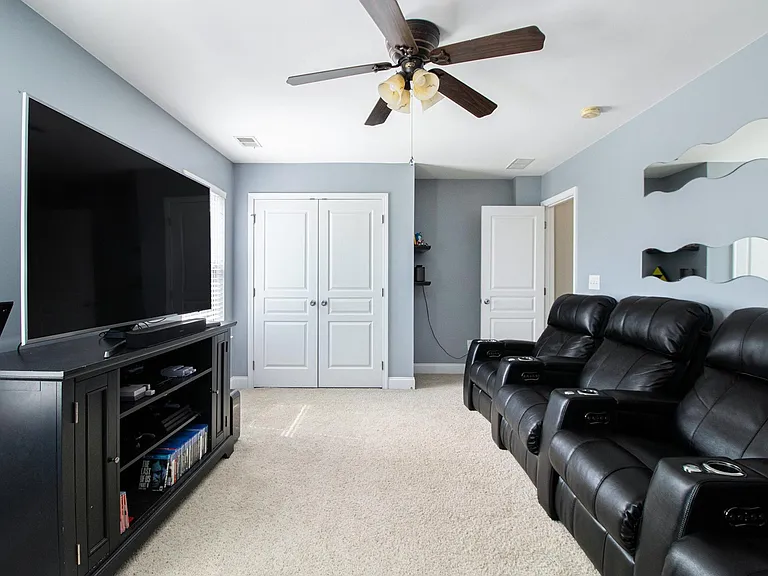 125 Stoney Creek Pkwy — Photo 32