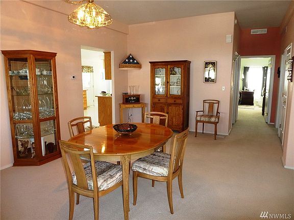 4th image of 514 Country Ln