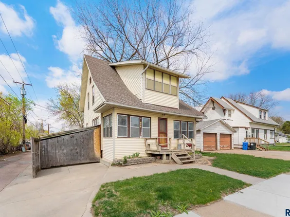 808 E 7th St, Sioux Falls, SD 57103