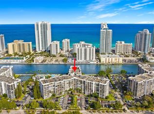 800 Parkview Dr APT 221, Hallandale, FL 33009