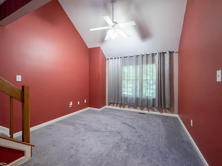 8031 Green Valley Ln — Photo 23