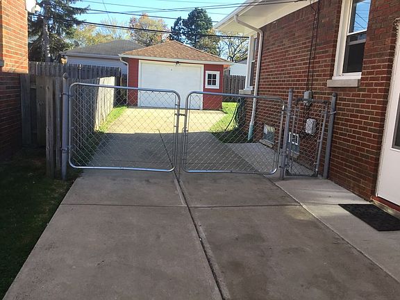 2nd image of 11404 Briarcliff Dr