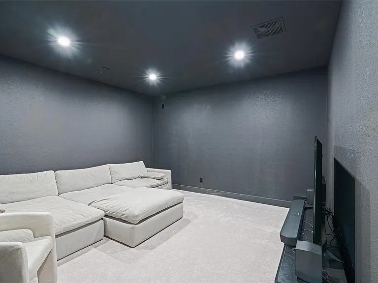 312 Palatino Bnd — Photo 29