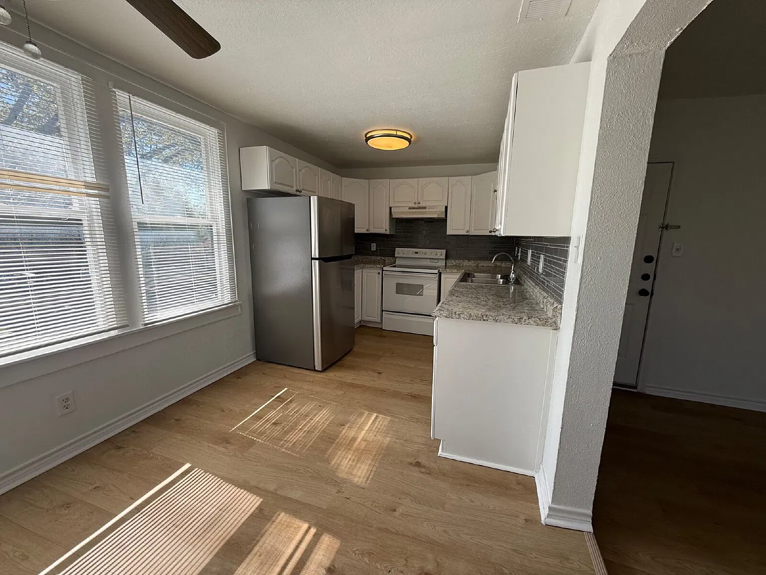 1 bed, 1.0 bath, 650 sqft, $1,375 — Photo 3