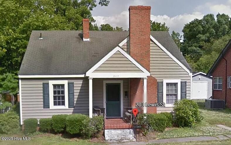 1st image of 203 Lewis St