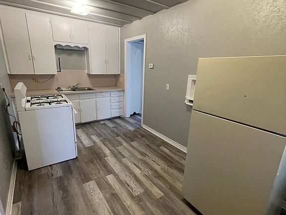 4th image of 1026 Arkansas St