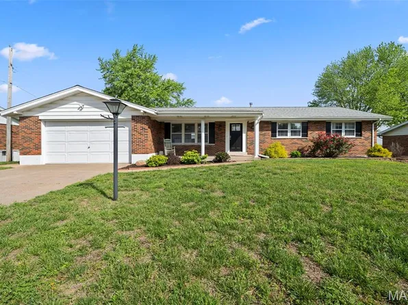 952 Quince Dr, Saint Charles, MO 63301