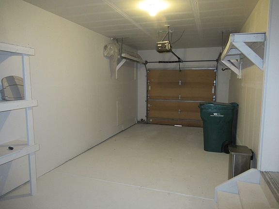 5th image of 1918 Bristlecone Dr