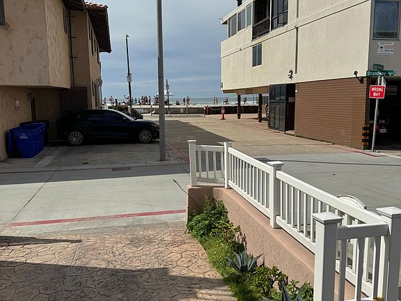 4th image of 715 Capistrano Pl