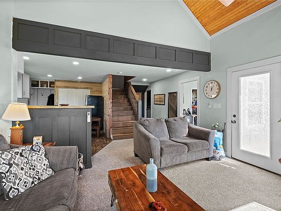 3rd image of 101 Broadview Rd