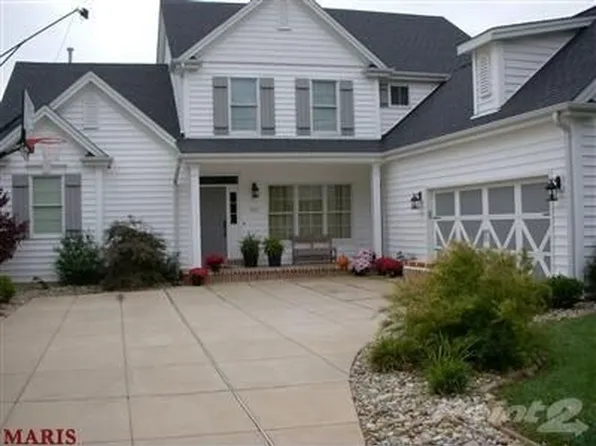 332 White House Farm Ln, Chesterfield, MO 63017