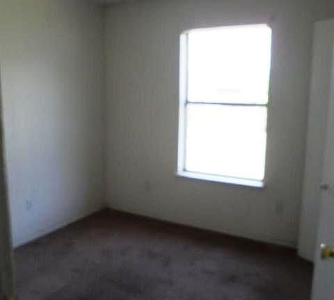 3rd image of 2801 Mangrove Palm Dr