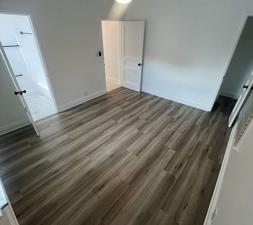 2nd image of 851 S Kenmore Ave APT 18