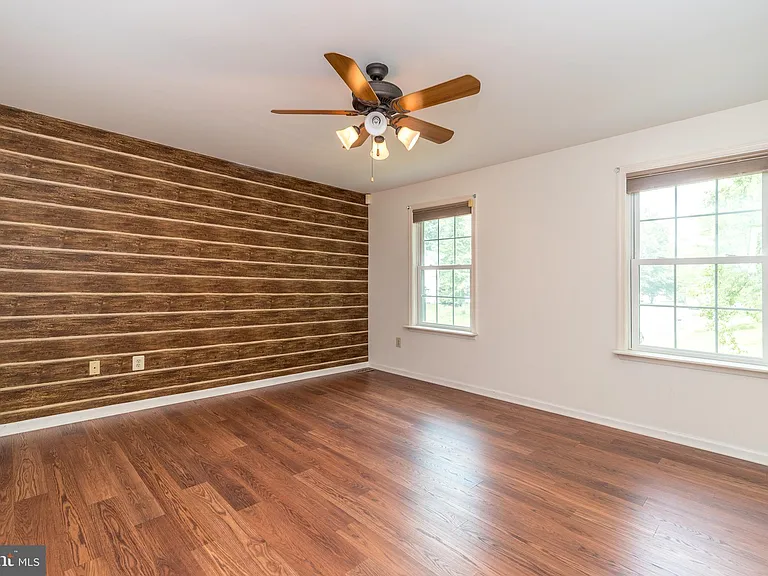 100 Live Oak Dr — Photo 30
