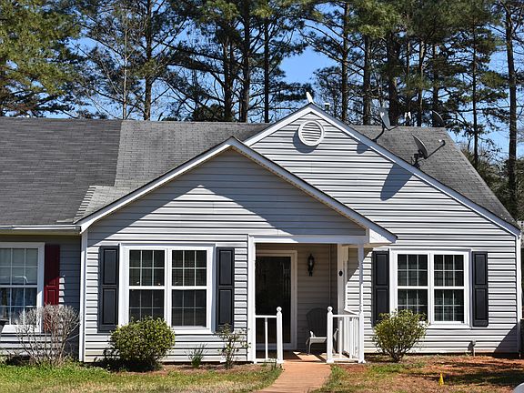 3rd image of 5105 Hill Farm Dr NE