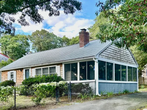 124 Gages Way, South Dennis, MA 02660