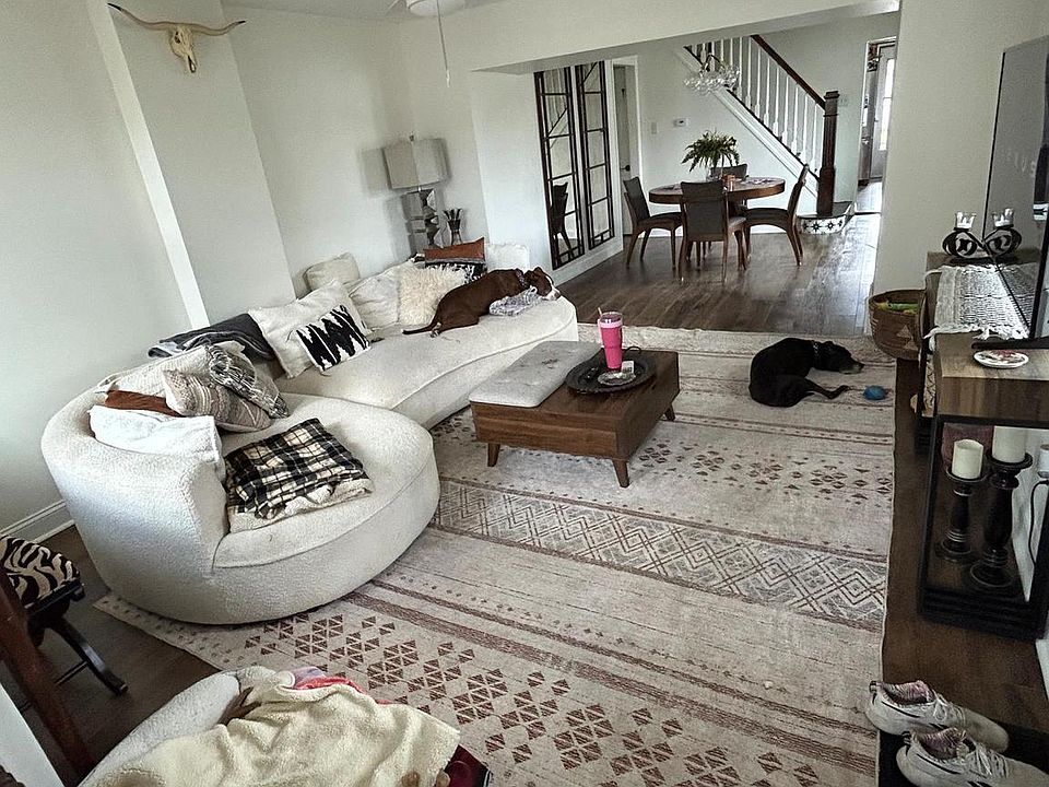 1st image of 153 W 6th Ave
