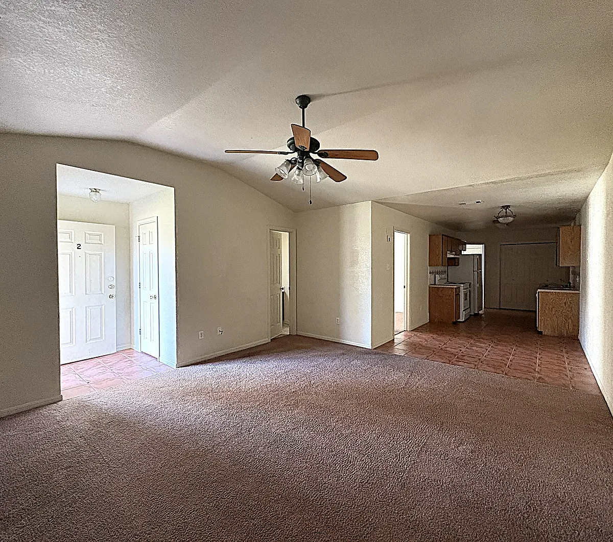 Building Photo - 1002 W Avenue B #2