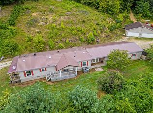 11 Corvette Dr, Branchland, WV 25506