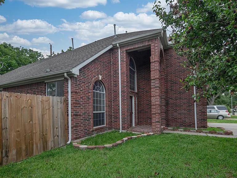 3603 Lauderwood Ln — Photo 6