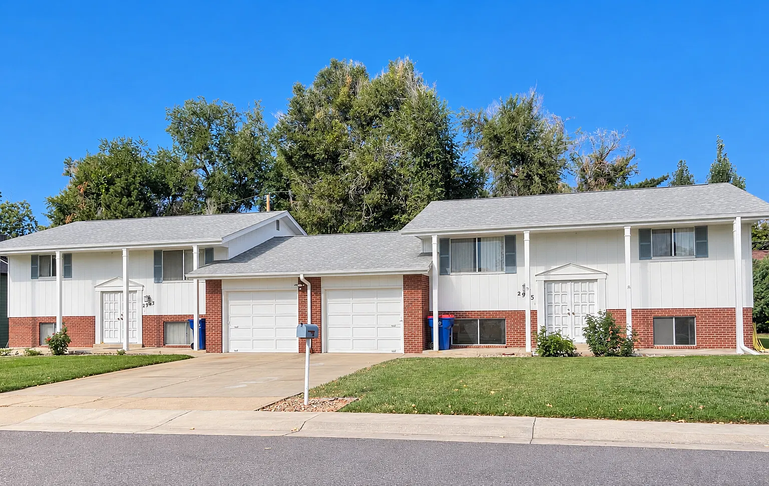 2 bed, 960 sqft, $1,999 — Photo 2