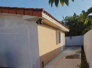 242 W 42nd St, Hialeah, FL 33012