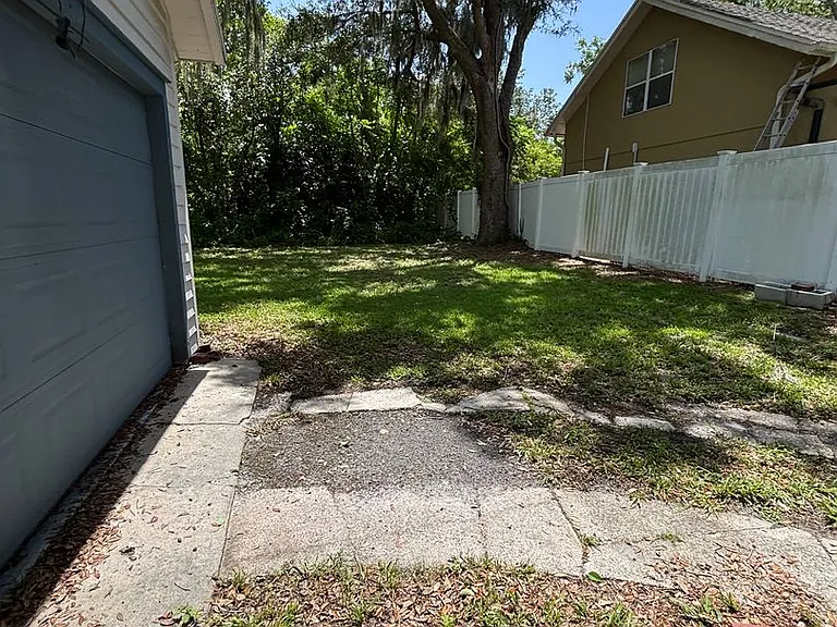 211 N Highland Ave — Photo 37