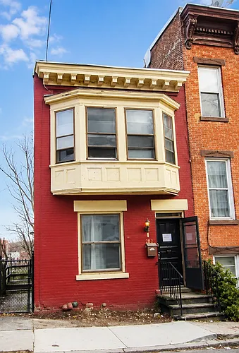 405 Trinity Pl Photo 1