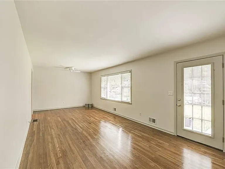 2340 Burch Cir — Photo 9