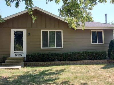 8325 Crestview Dr, Des Moines, IA, 50320
