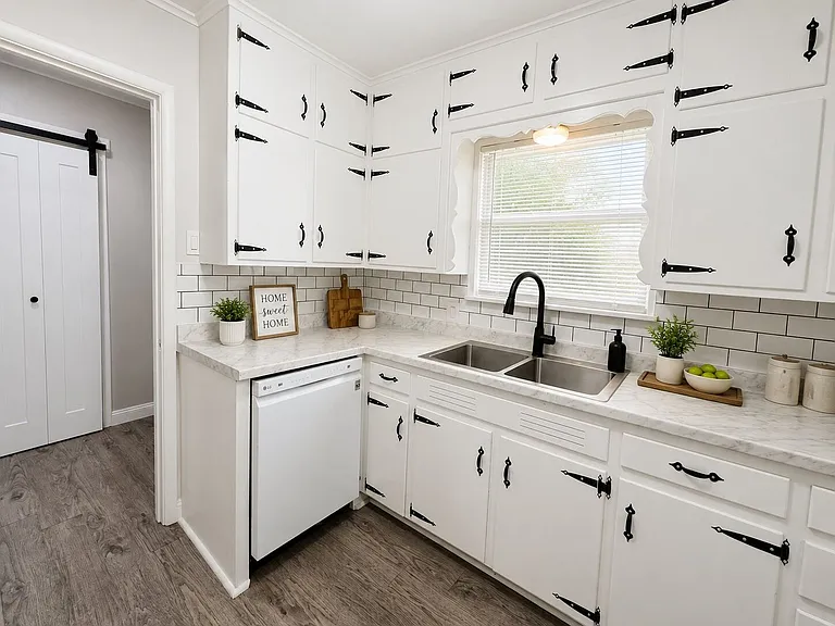 1005 Oakwood Ln — Photo 10