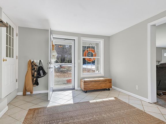 3rd image of 43 Fall Ridge Road