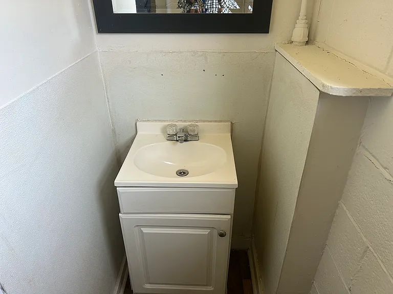 504 Arey Ave #C — Photo 3