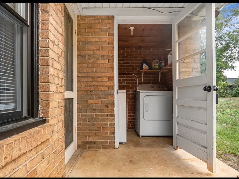 104 Brumley Ave NE #1 — Photo 9