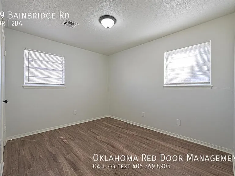 29 Bainbridge Rd — Photo 10