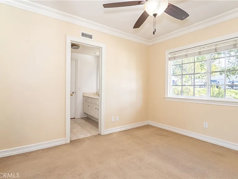 11761 Encino Ave — Photo 13