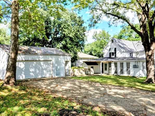 206 Saint Charles St, Holden, MO 64040