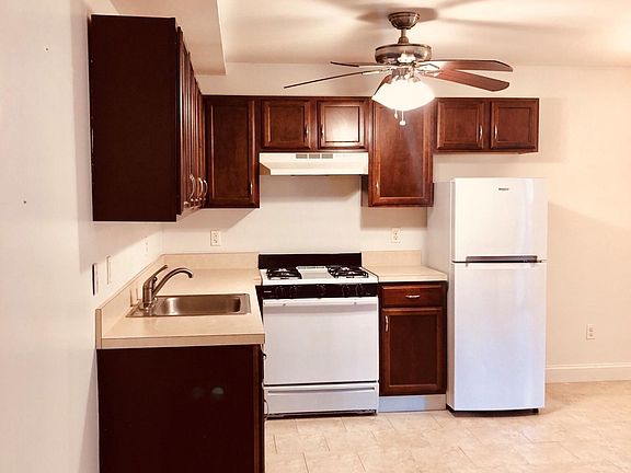 5th image of 27 Malibu Ct #2