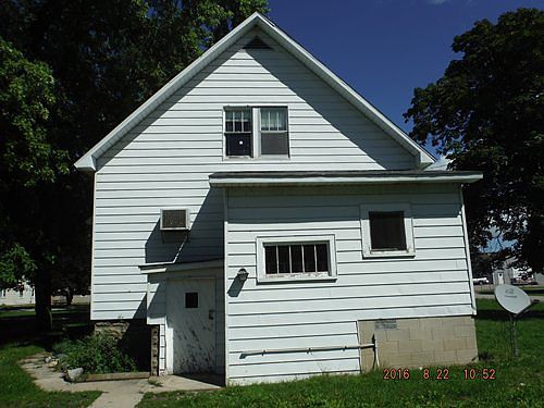 3rd image of 3059 Phelps St