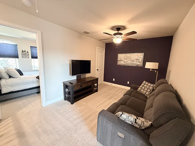 305 Tottenham Ct — Photo 22