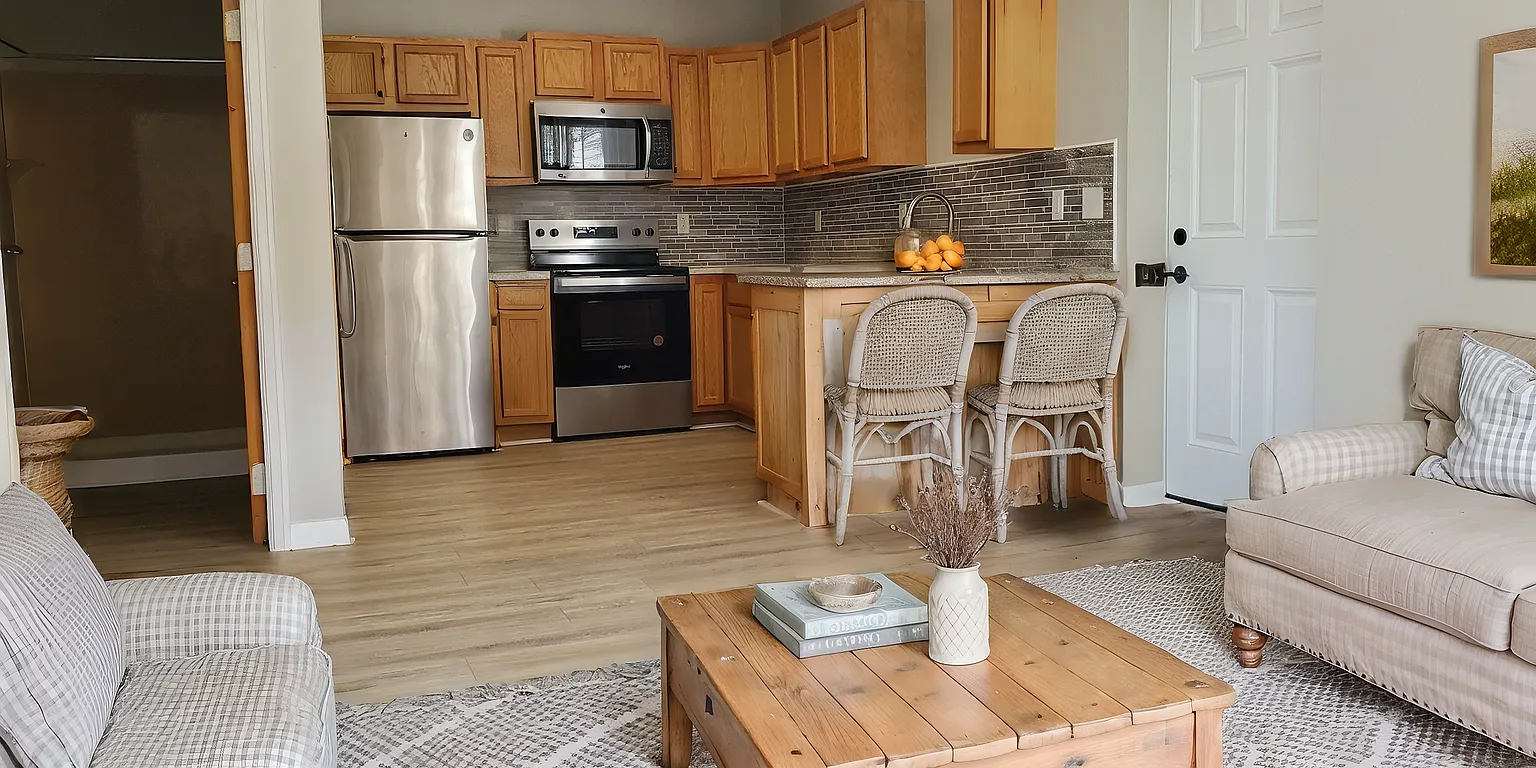 154 E College Ave APT 7 photo 1