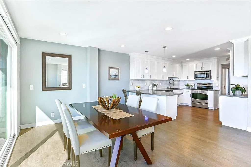 3 bed, 3.0 bath, 1763 sqft, $9,800 — Photo 4