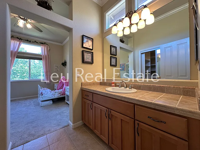131 Gage Ct — Photo 35