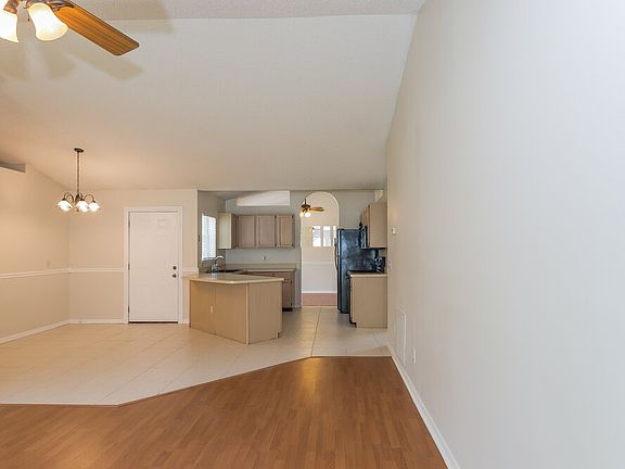 4th image of 7624 Pilgrims Trace Dr