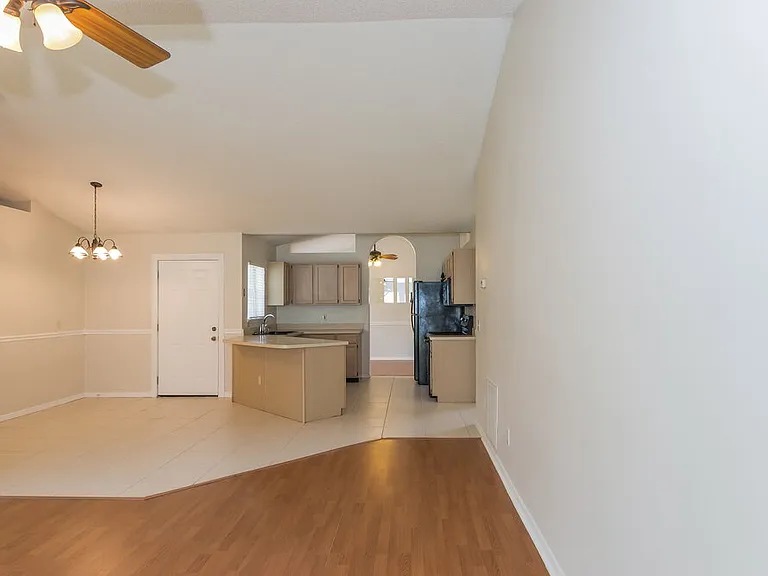 7624 Pilgrims Trace Dr — Photo 4
